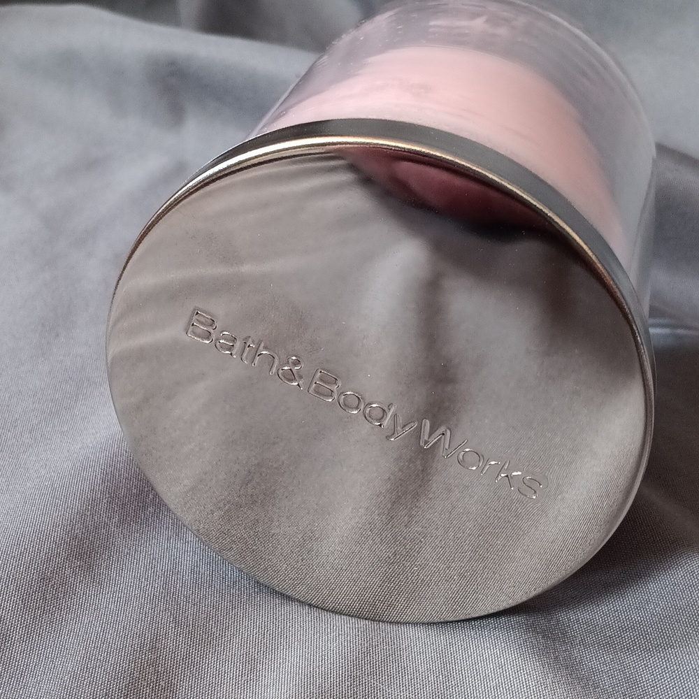 Bath & Body Works A thosand Wishes Single Wick Candle - Picture 3 of 6